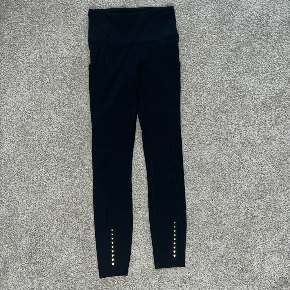 Gently used black lululemon leggings with pockets